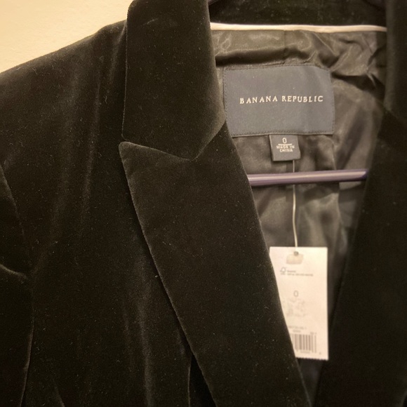 Black velvet blazer NWT - Picture 2 of 5